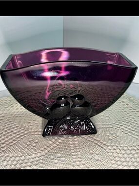 Vintage Amethyst Lovebirds Vase – Verlys/Holophane Mold (Fenton Reissue Era)